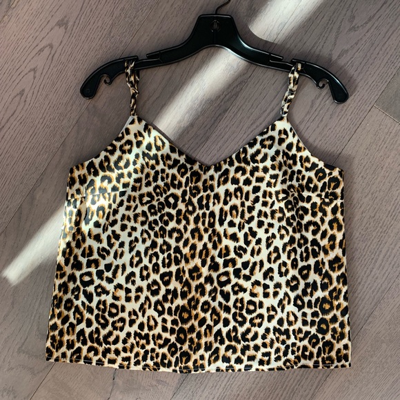 Leopard Print Crop Tank Top with Adjustable Straps - Picture 2 of 4